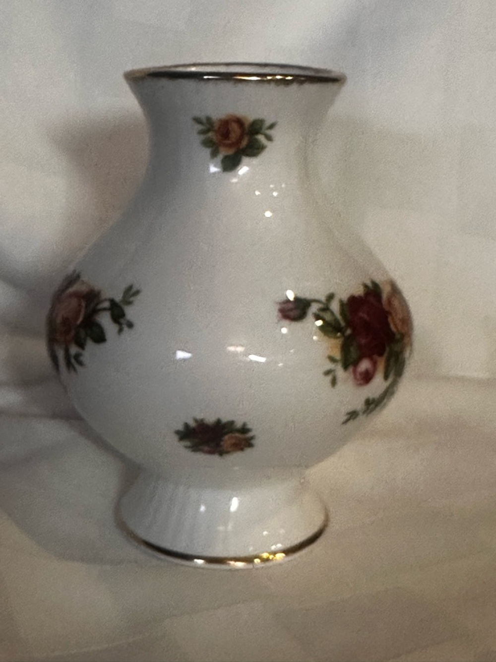 “Old Country Roses” Vase - Picture 2 of 3